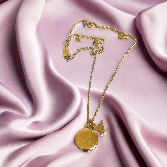 Louis Vuitton Monogram Pendant Necklace - Picture 1 of 9